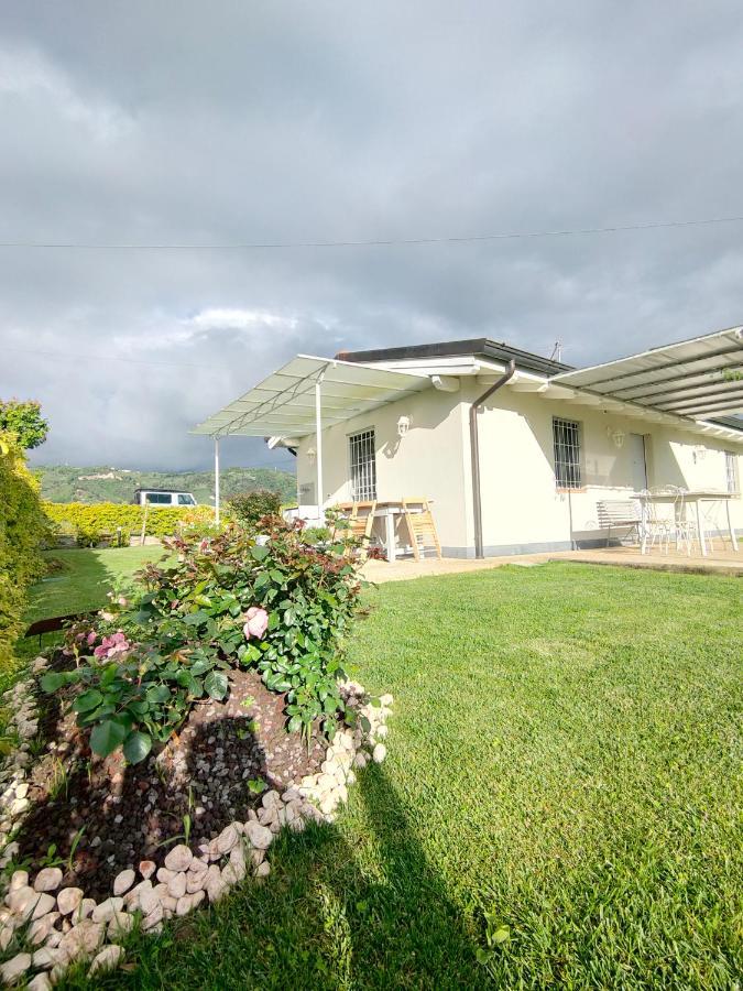 Rufus House Villa Mommio Exterior photo